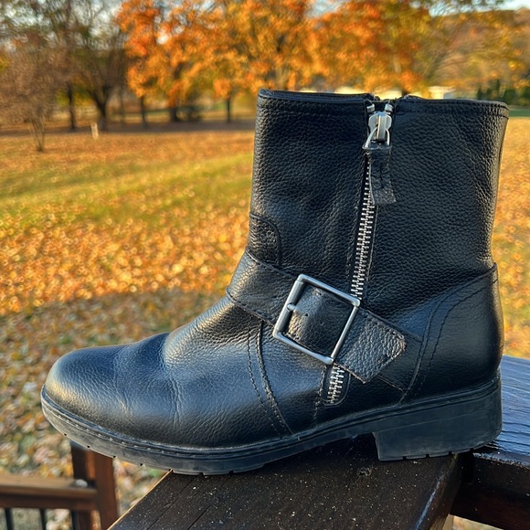 Clarks Booties Women’s Size 7 - Picture 9 of 14